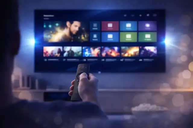 Choosing a channel with the remote in the Orca4KTV guide